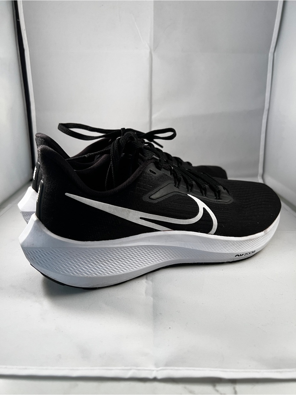 Nike Black and White Women's Athletic Running Shoes